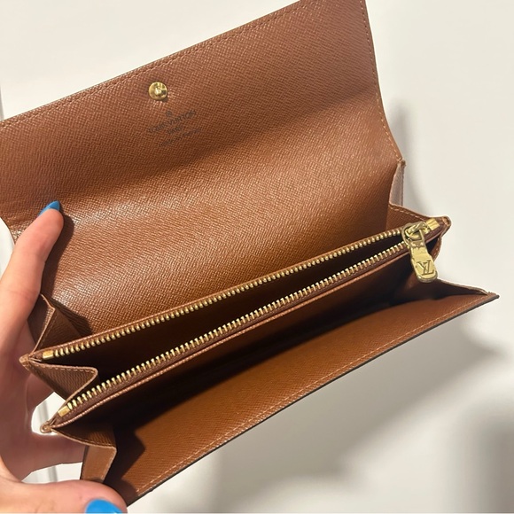 Louis Vuitton Sarah Wallet - Picture 7 of 10